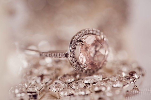 šperky s diamanty